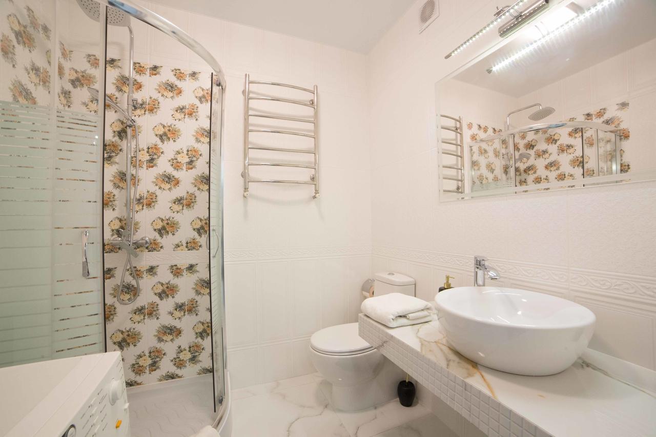 Leogrand Apartments On Kulisha 36 Leopoli Esterno foto